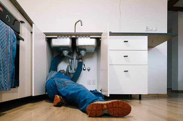 Professional Leak Detection technician working in Cortland, OH